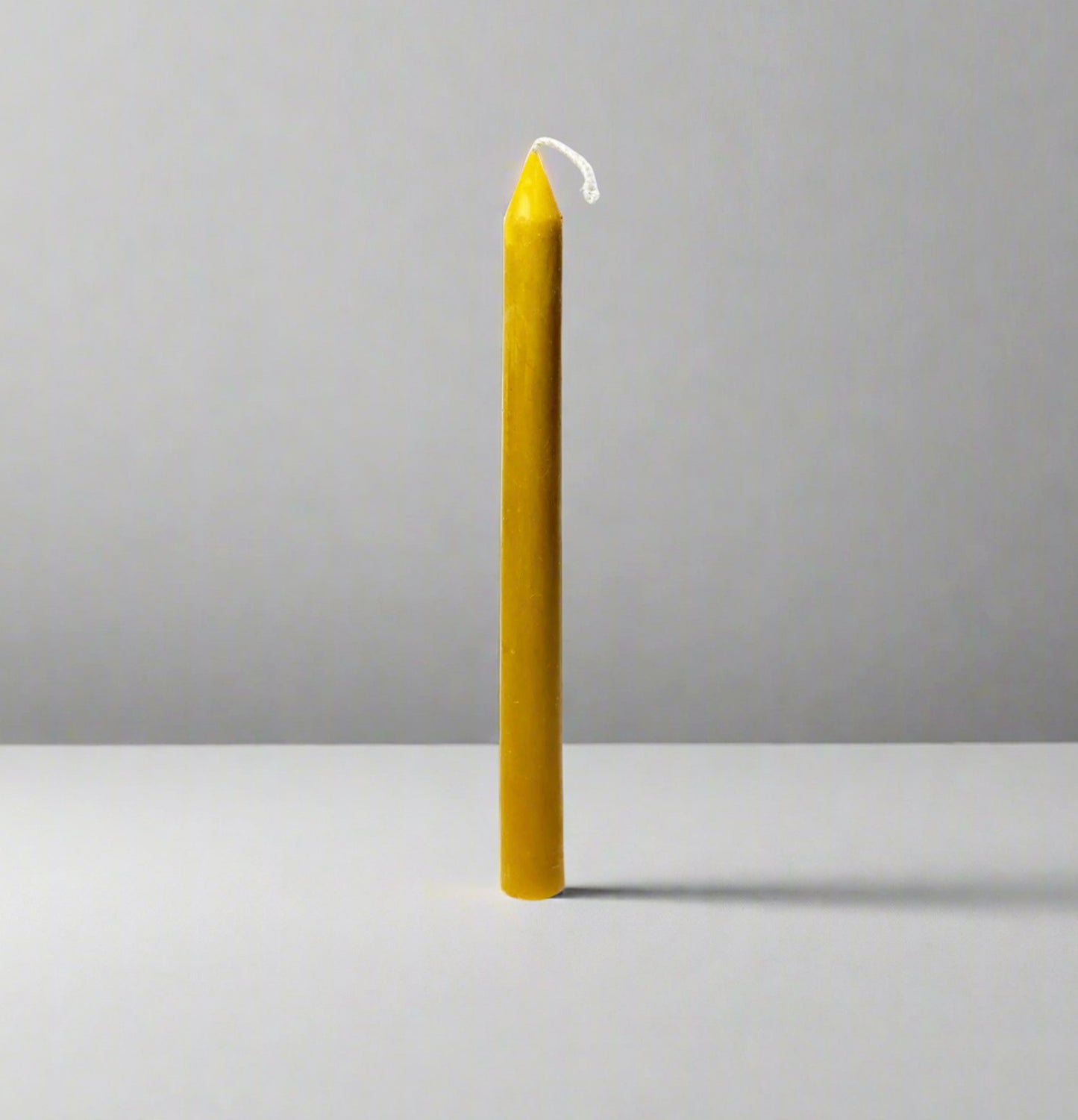 Bičių vaško žvakė - stalo klasika